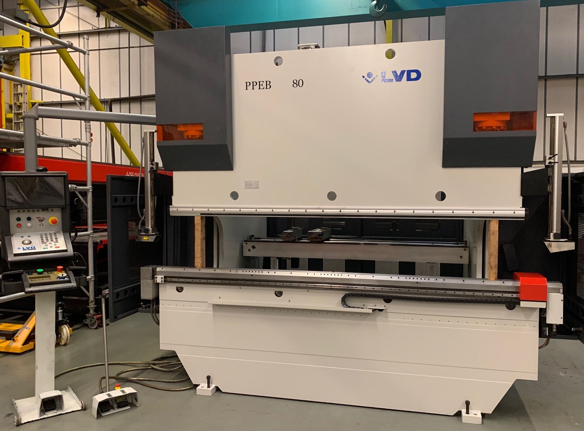 LVD PPEB CAD-CNC 80/25 ST NO 01826 HIGH SPEC CNC PRESS BRAKE - Powell ...