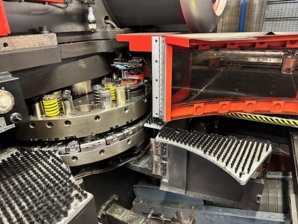 Amada EM2510NT electric punch - Image 5