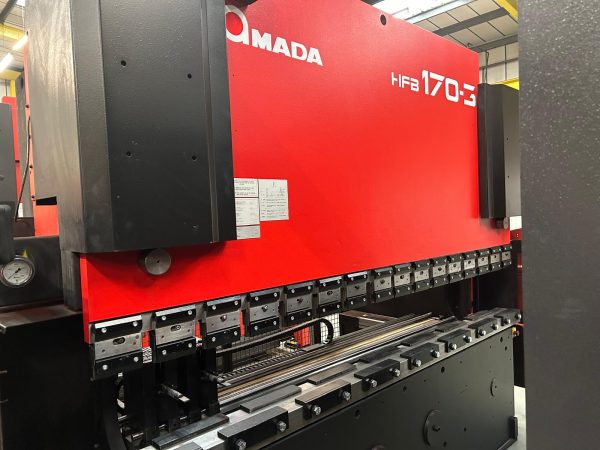 AMADA MULTI  AXIS CNC 170 TONS X 3100 HYDRAULIC DOWNSTROKING PRESS BRAKE - Image 3