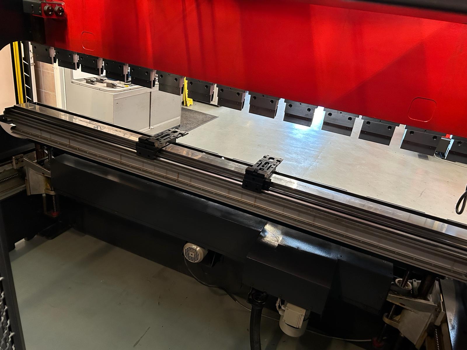 Amada HFE M2  100t 3m, 4 axis Press Brake - Image 7