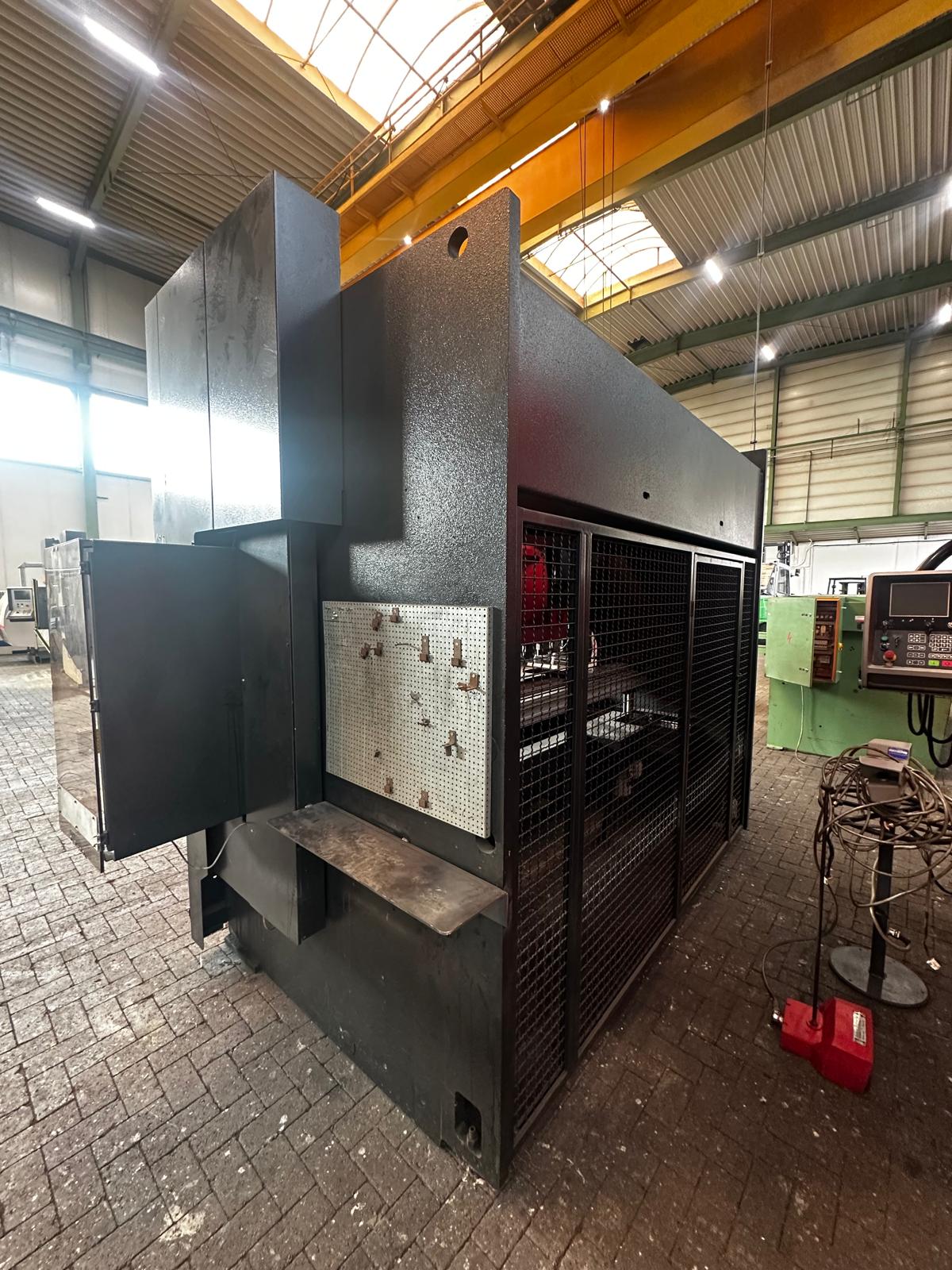 AMADA press brake HFT 130-3 - Image 7